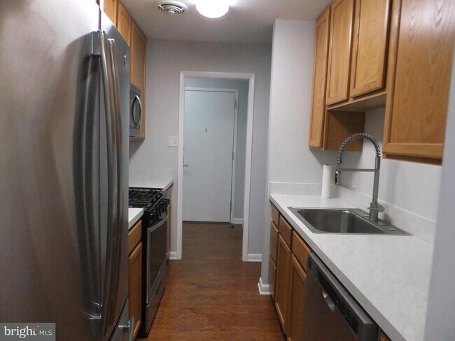 Photo - 1637 Oakwood Dr Unit S209