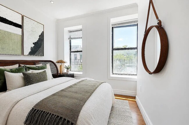 107 Christopher St Unit 16