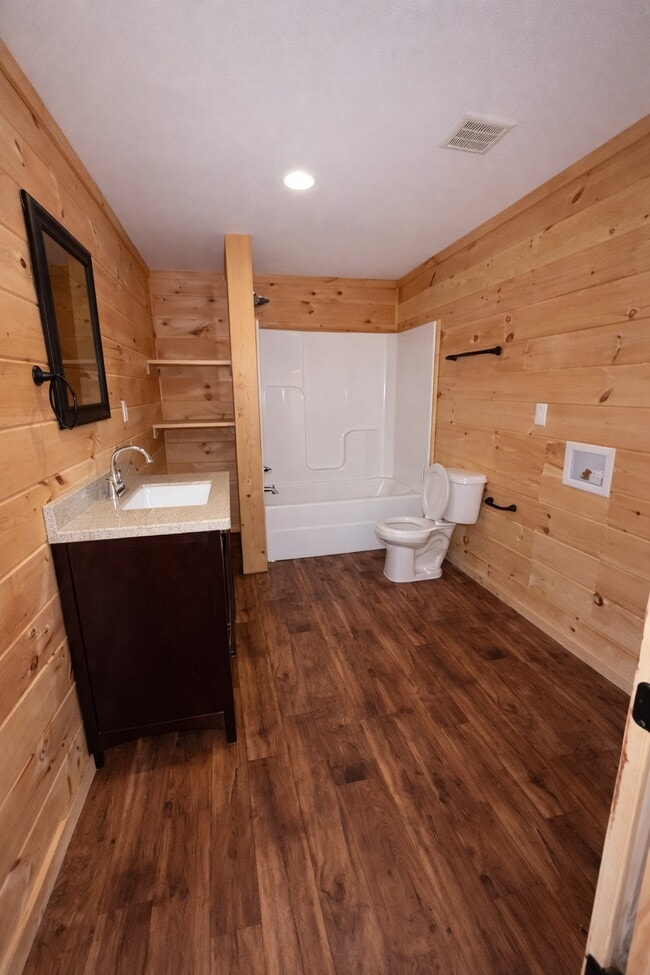 Photo - 73 Redbud Trl