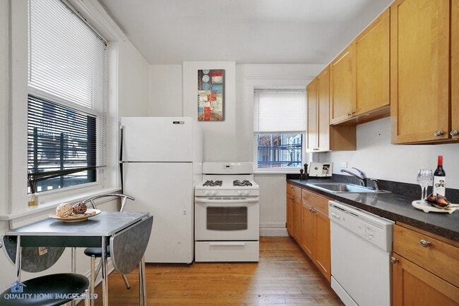 Photo - 2774 N Kenmore Ave Unit M09R