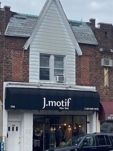 Photo - 739 Anderson Ave