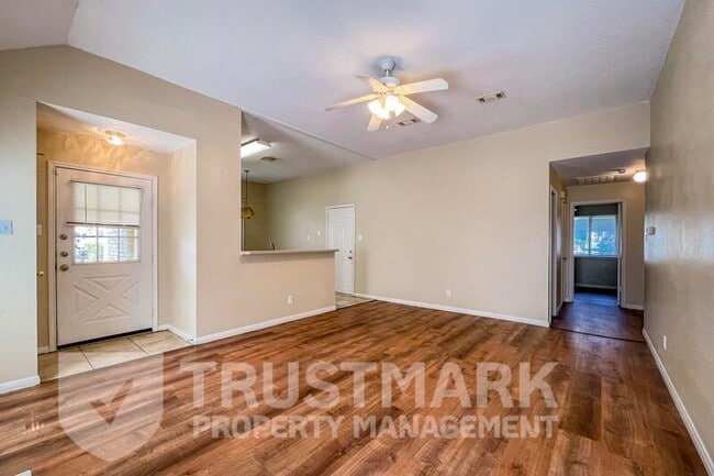 Photo - 2407 Armadillo Dr