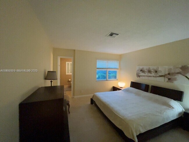 Photo - 1701 Buchanan St Unidad 301