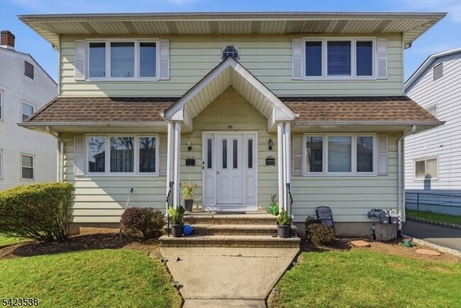 Building Photo - 23 Renaissance Dr Unit 2