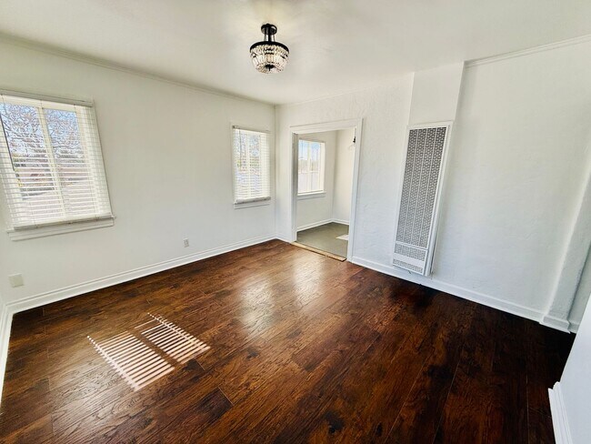 Photo - 1801 W 39th St Unit 3883 S. Gramercy Pl.