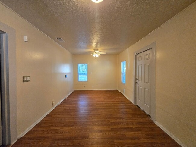 Photo - 3/1 - Renovated Ranch-Style home minutes from Downtown