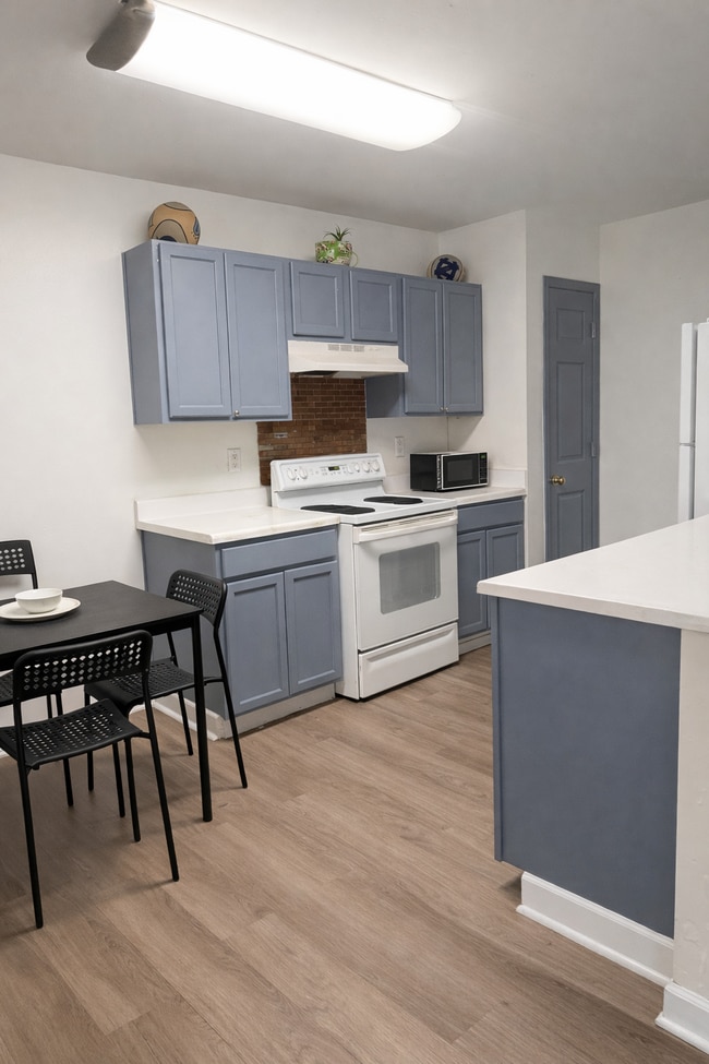 Photo - Private Room + Private Bath • No Deposit • Utilities Included • 14 Min to Center City Unit 3