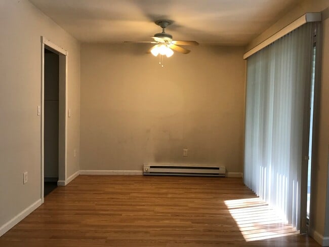 Dining room - 45 Scarborough Ln Unit A