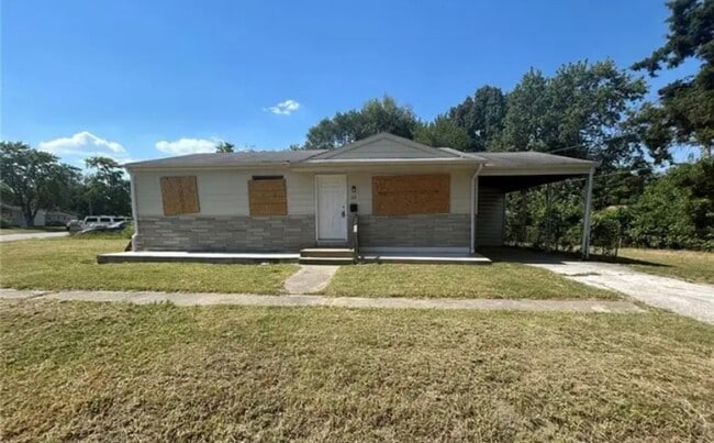 Building Photo - LIMITED TIME**NO APPLICATION FEE**1/2 OFF ...