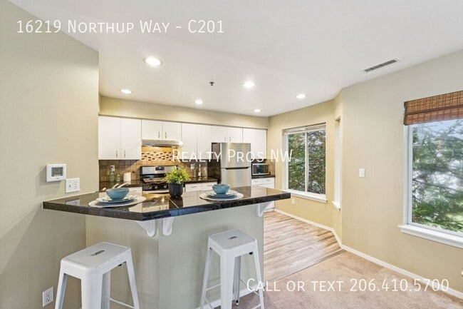 Photo - 16219 Northup Way