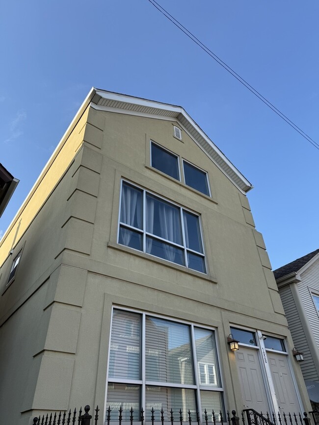 Photo - 1028 W 20th Pl