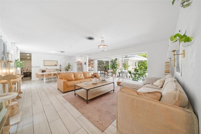 Photo - 341 Island Dr