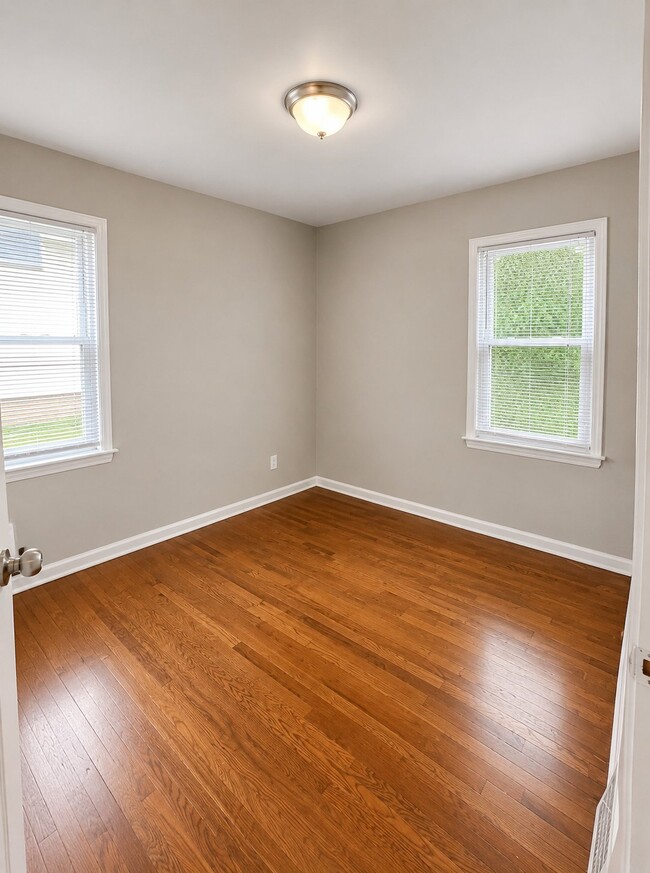Photo - 1568 Parker Dr