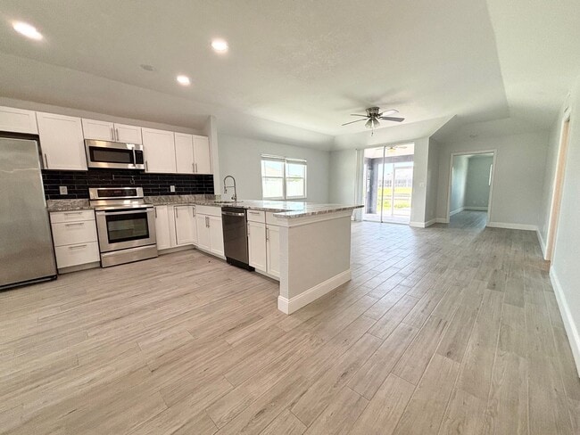Building Photo - 1324 SE 6th Ave Unit 1324 Rental