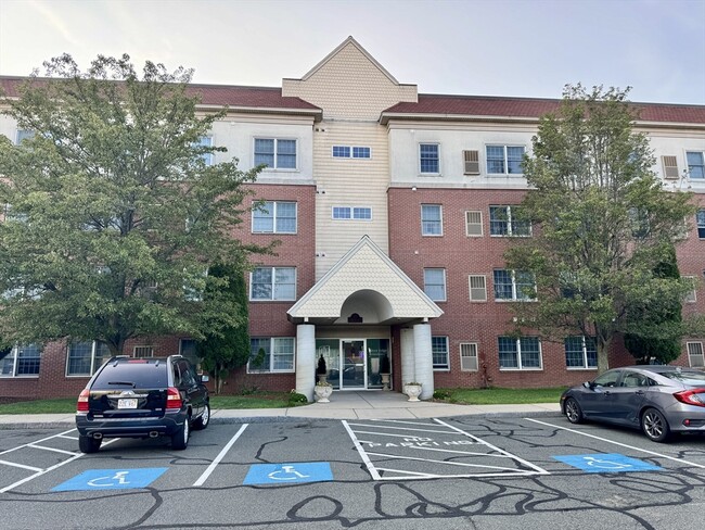 Building Photo - 20 Heaths Ct Unit 409 Rental