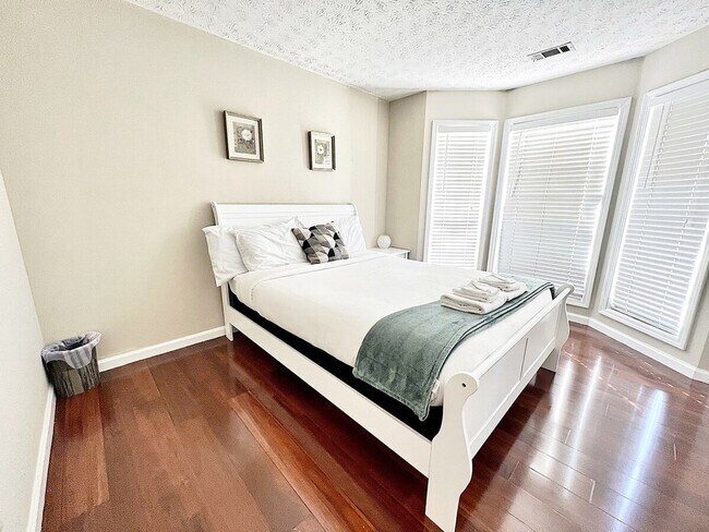 Photo - 4720 Cambridge Park Ct NW Unidad ID1254390P