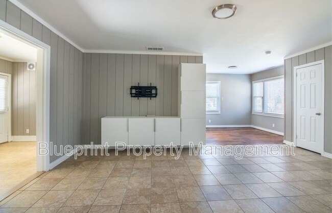 Photo - 513 10th Ave S