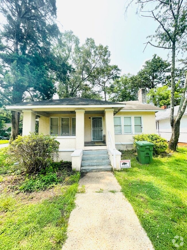 Building Photo - ** 4 Bed 2 Bath located by Jackson Hospita... Rental