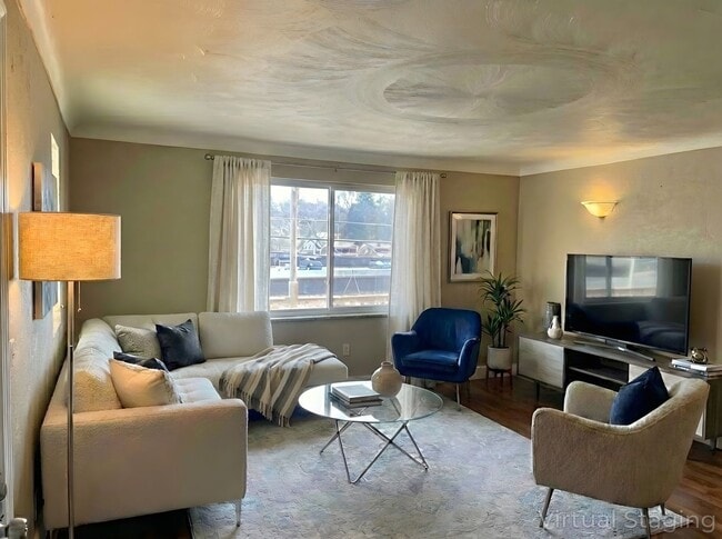 Building Photo - 1222 Broadway Ave Unit 1