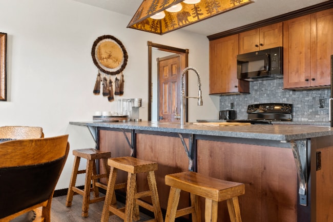 Photo - 327 Commerce Way