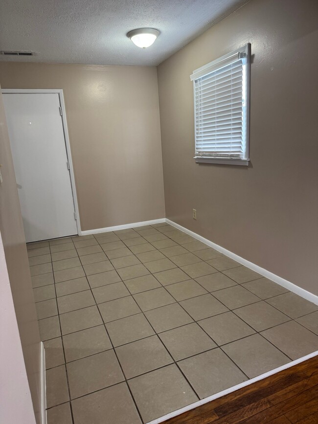 Photo - 9114 New Maple Rd