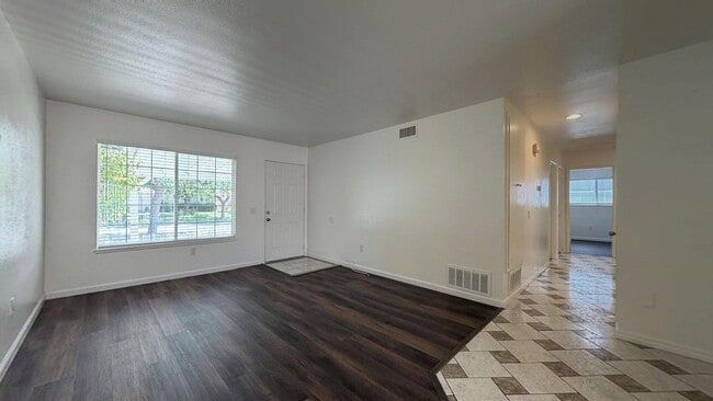 Photo - 539 Hidalgo Ave