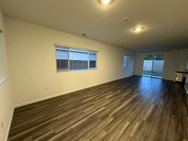 Photo - 1704 Bullock Dr
