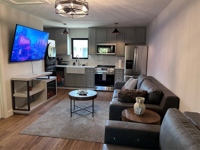 Photo - 3201 Westridge St