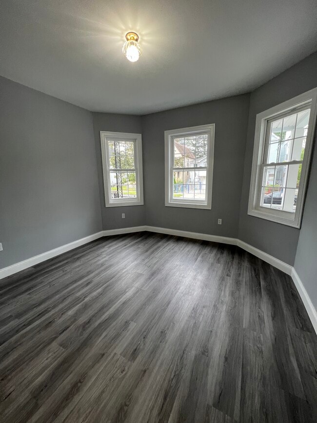 Photo - 163 N 9th St