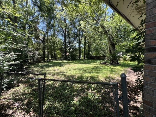 Photo - 2915 Longwood Dr