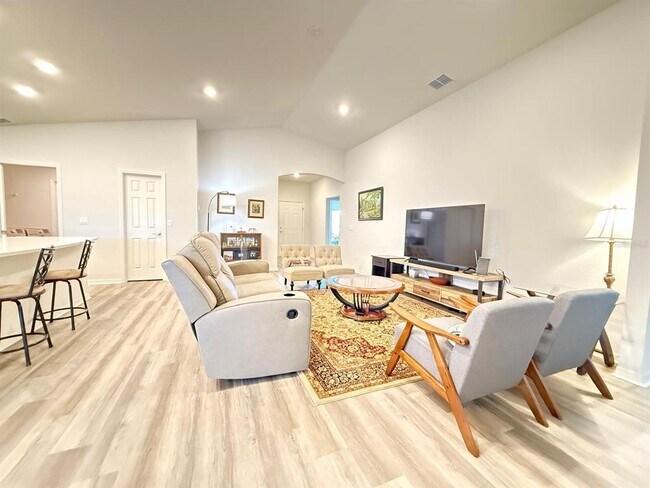 Photo - 413 Windy Willow Wy