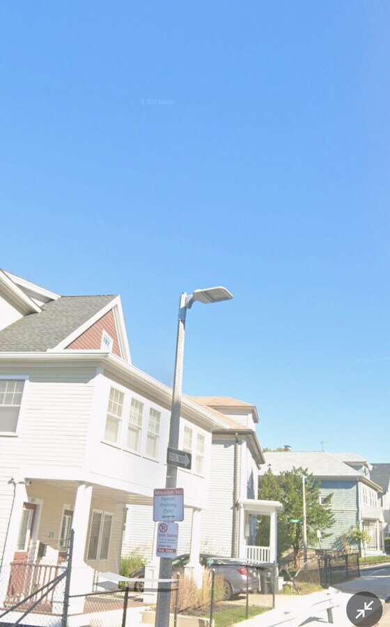 Photo - 190 Hillside St