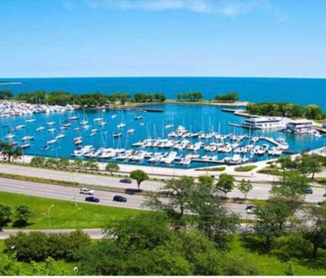 Building Photo - 3200 N Lake Shore Dr Unit 704