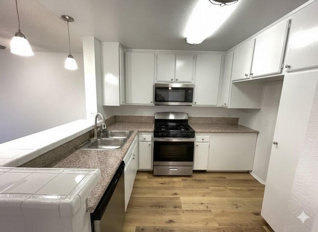 Photo - 5050 Klump Ave