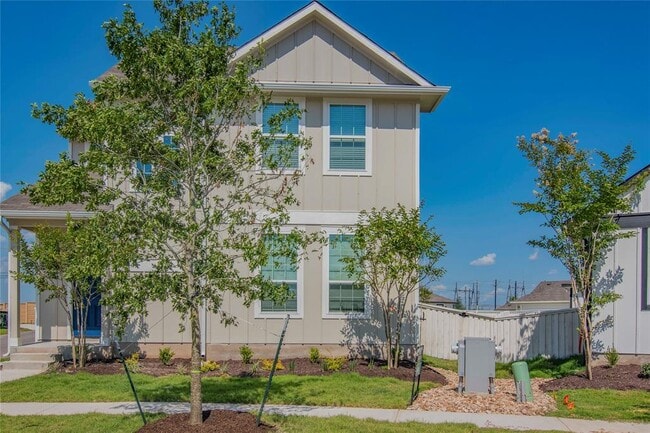 Photo - 100 Lennox Dr