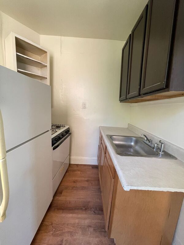 Photo - 117 W 29th St Unidad #2F