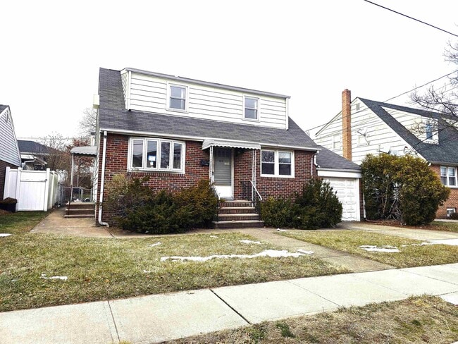 Building Photo - 701 4th St