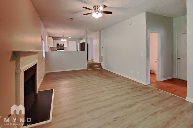 Photo - 10851 Southshore Ct