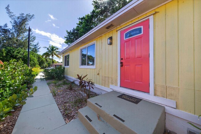 Photo - 117 NE 8th St