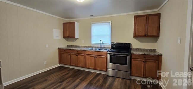 Photo - 730 Taylor St