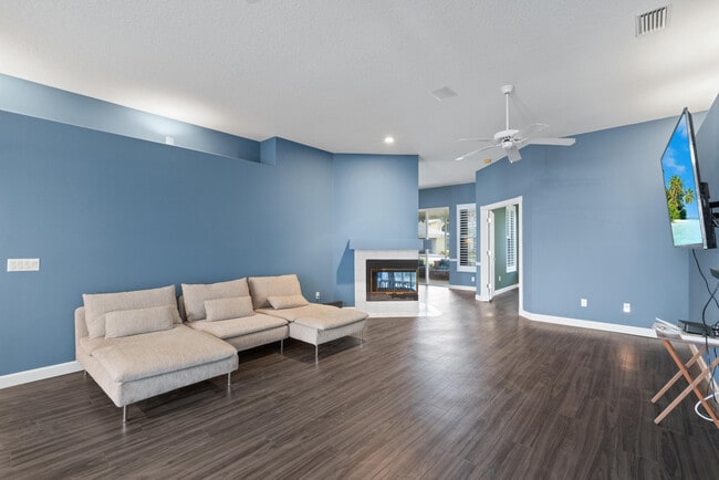 Photo - 582 Montevina Dr