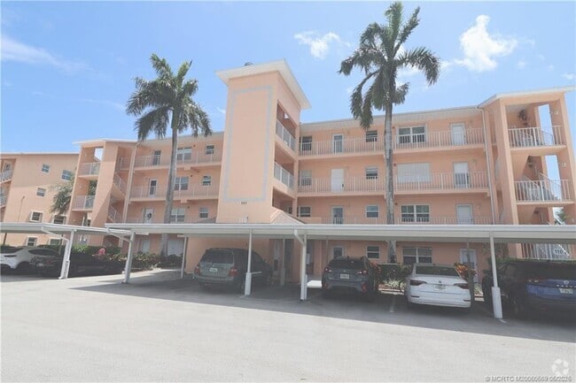 Building Photo - 2950 SE Ocean Blvd Unit 303 Rental