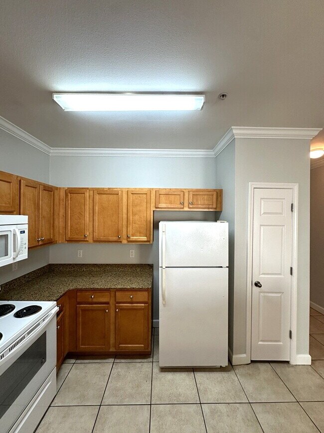 "Charming 3-Bed Townhouse Retreat in Fort Walton Beach!"