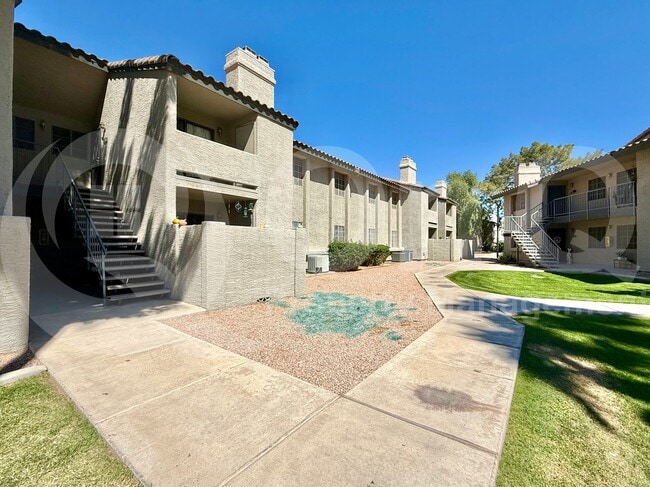 Building Photo - 533 W Guadalupe Rd Rental