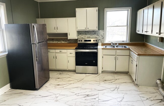 Photo - 650 1/2 Chestnut St