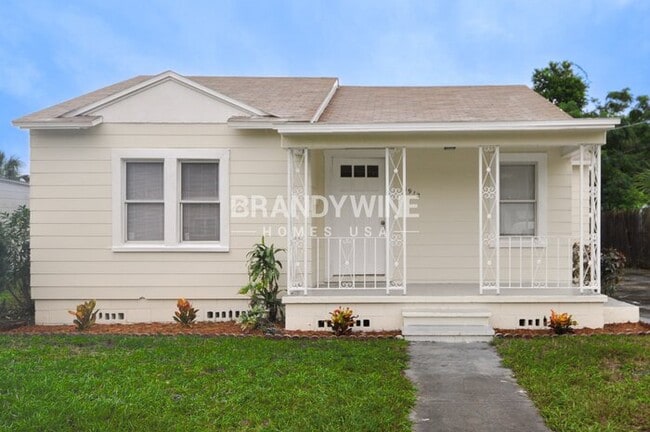 Building Photo - 1912 W Grace St Rental