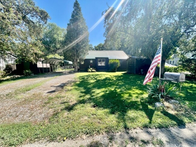 Photo - 223 Hemlock Dr