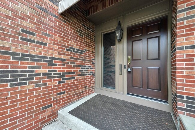 Photo - 992 Neil Ave