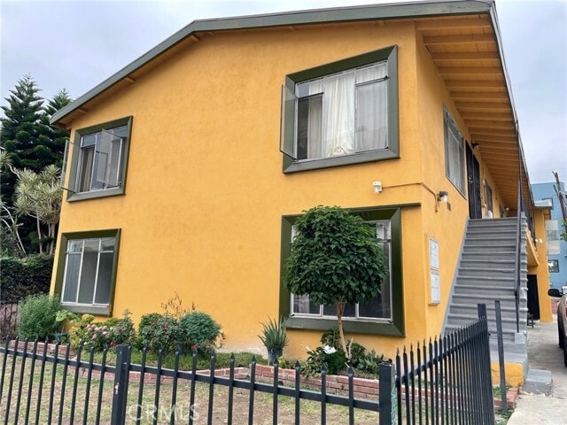 Building Photo - 1433 N Bronson Ave Unit 2