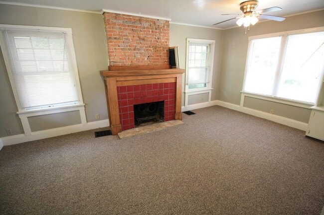242 E Northwood Ave